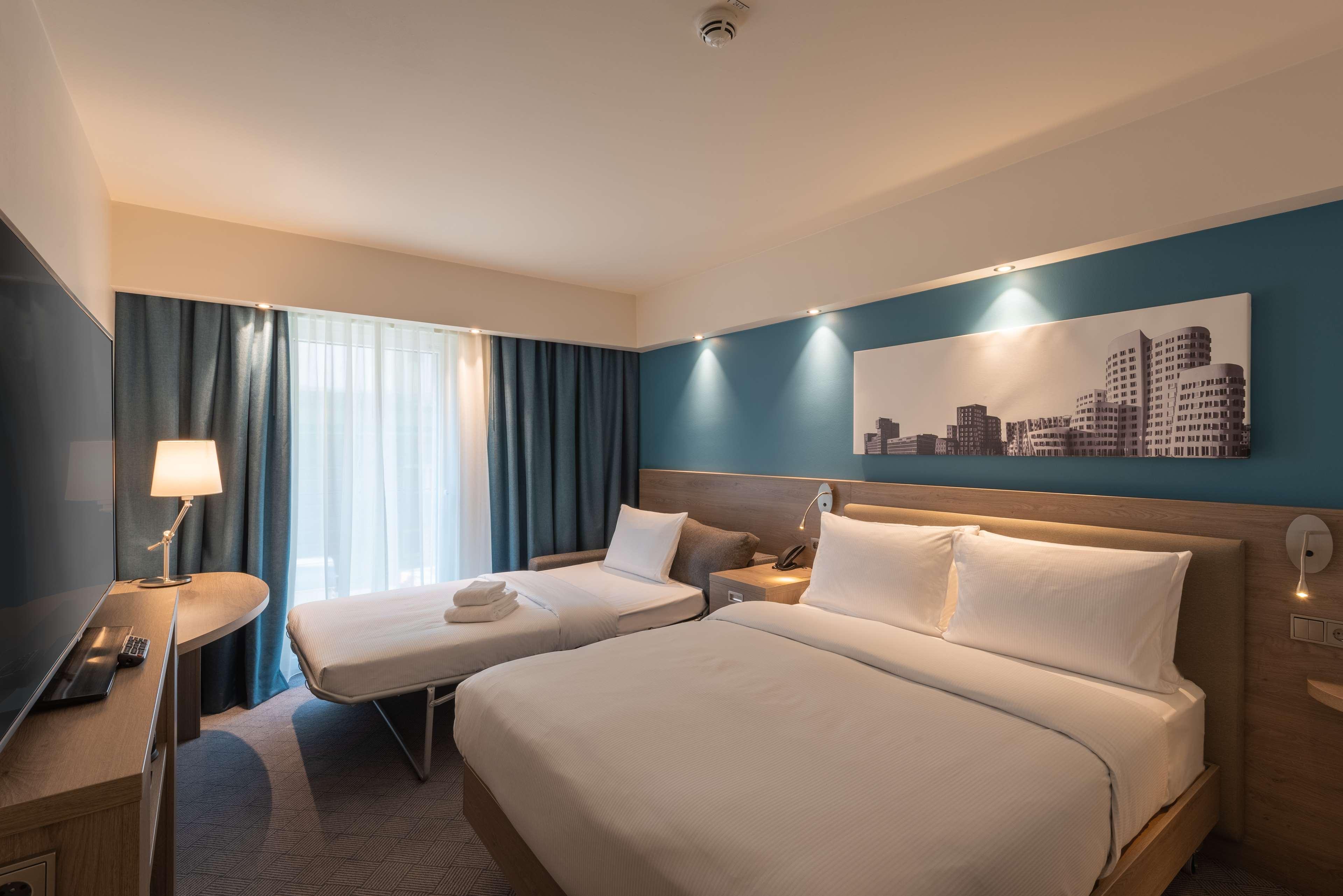 Hampton By Hilton Duesseldorf City Centre Екстериор снимка