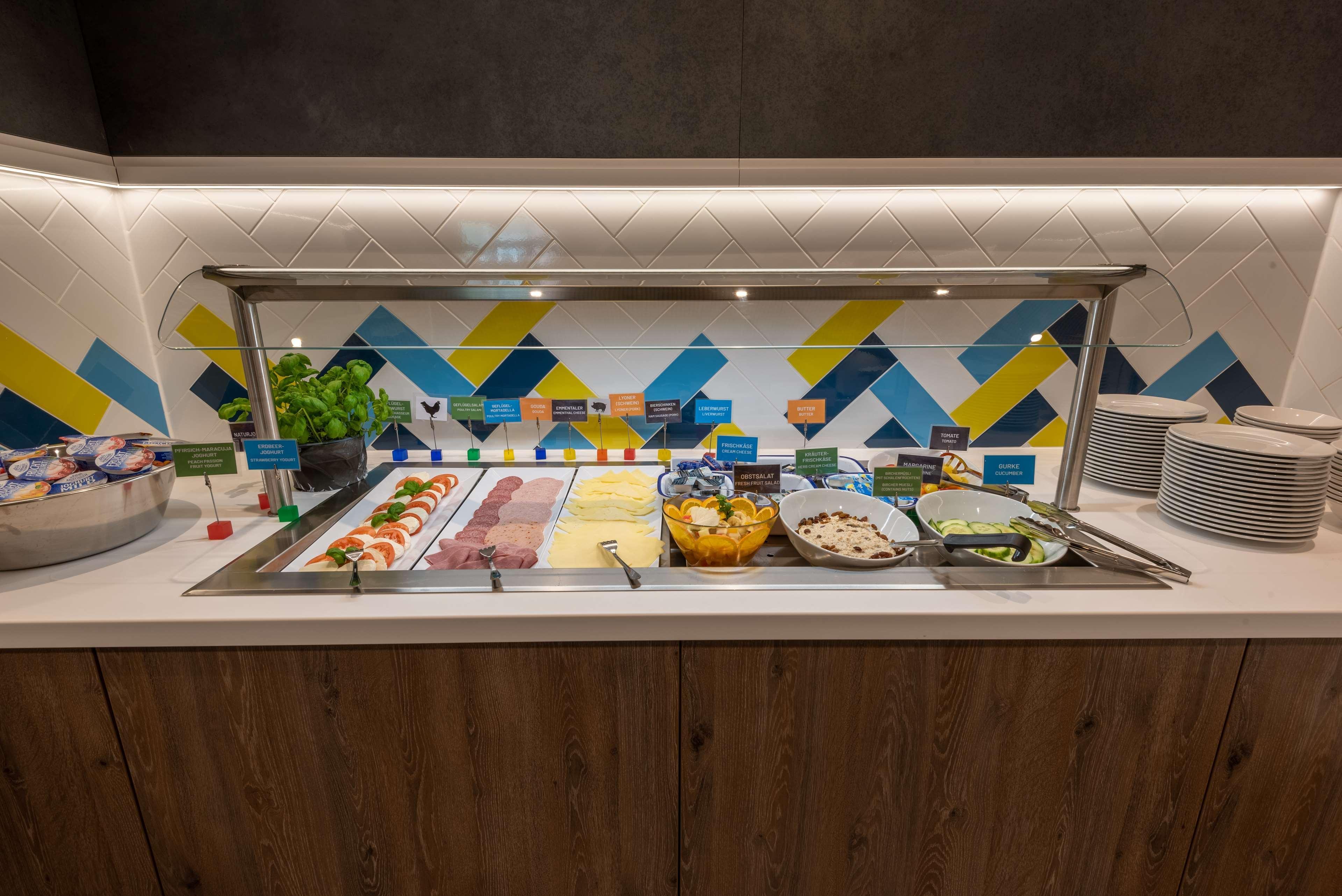 Hampton By Hilton Duesseldorf City Centre Екстериор снимка