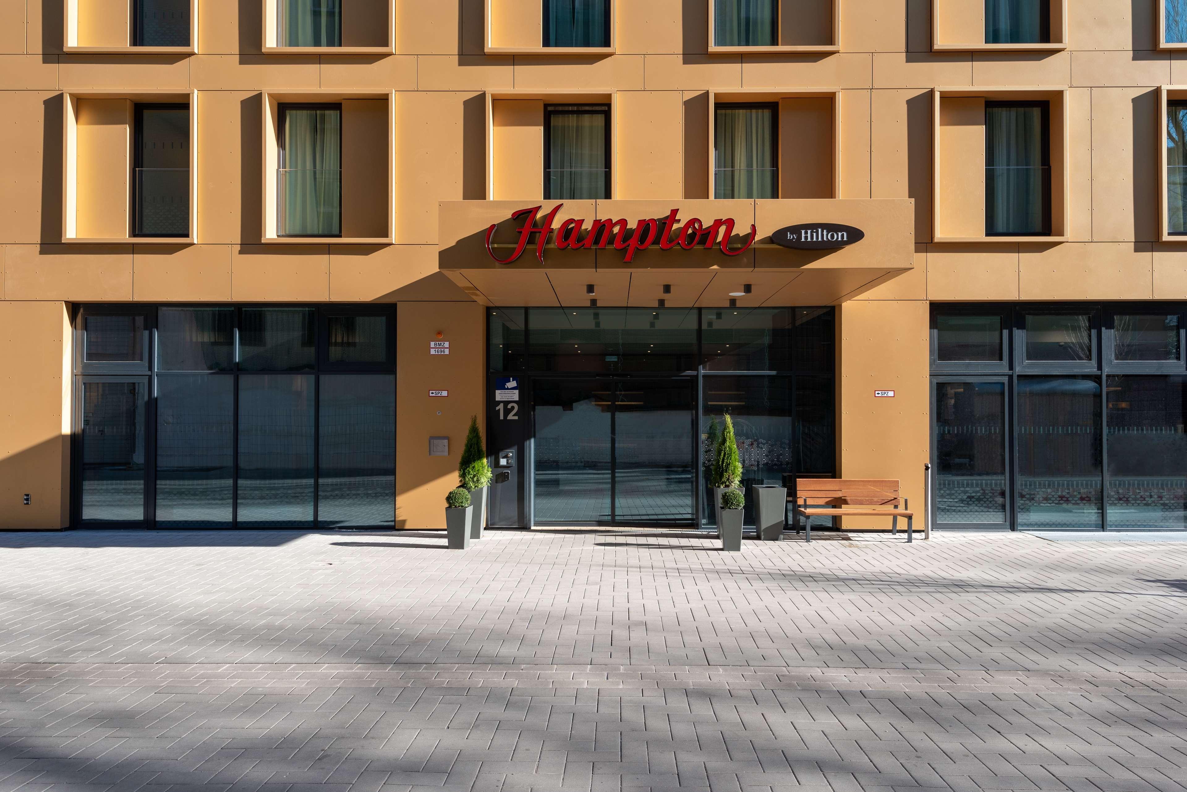 Hampton By Hilton Duesseldorf City Centre Екстериор снимка