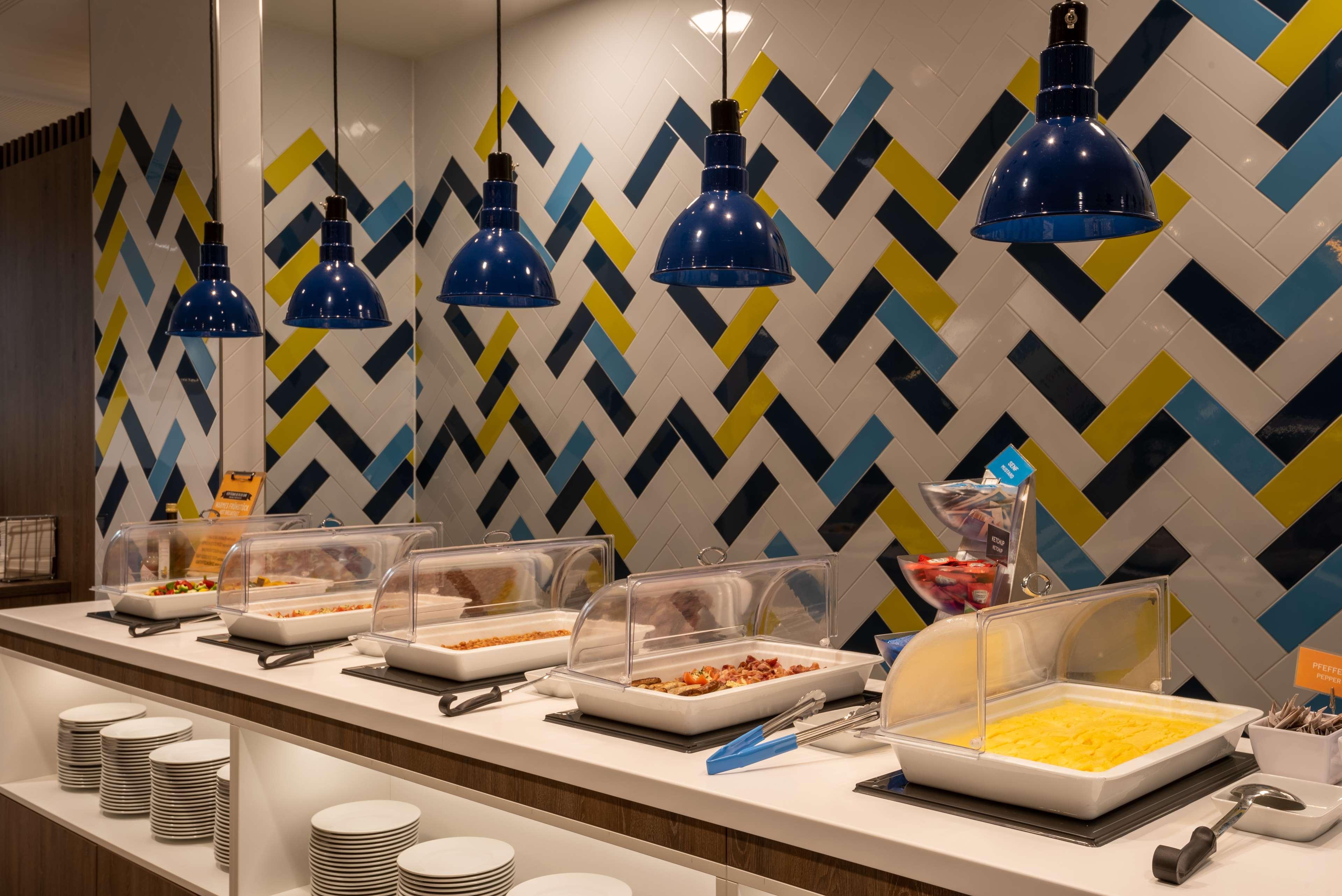 Hampton By Hilton Duesseldorf City Centre Екстериор снимка