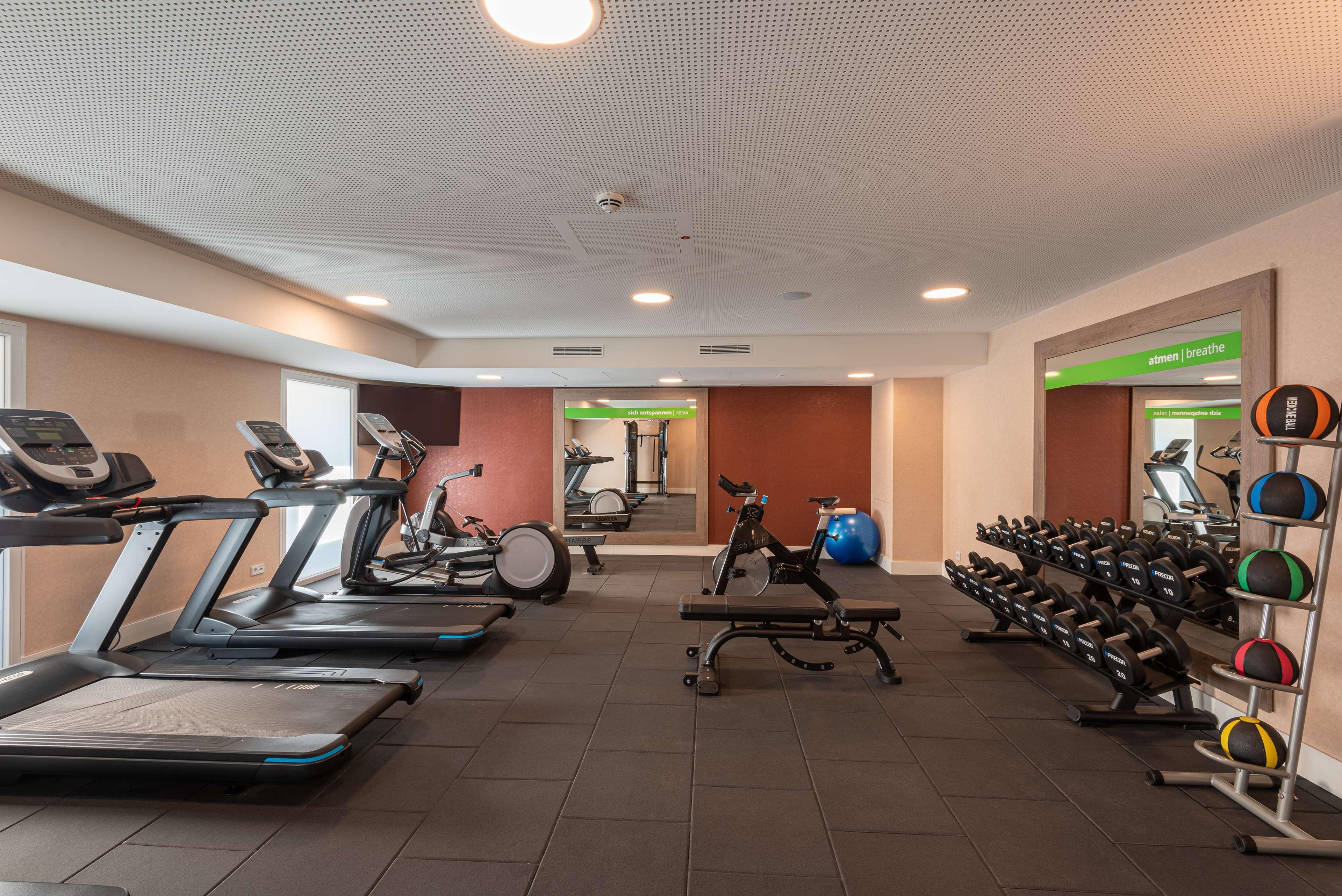 Hampton By Hilton Duesseldorf City Centre Екстериор снимка