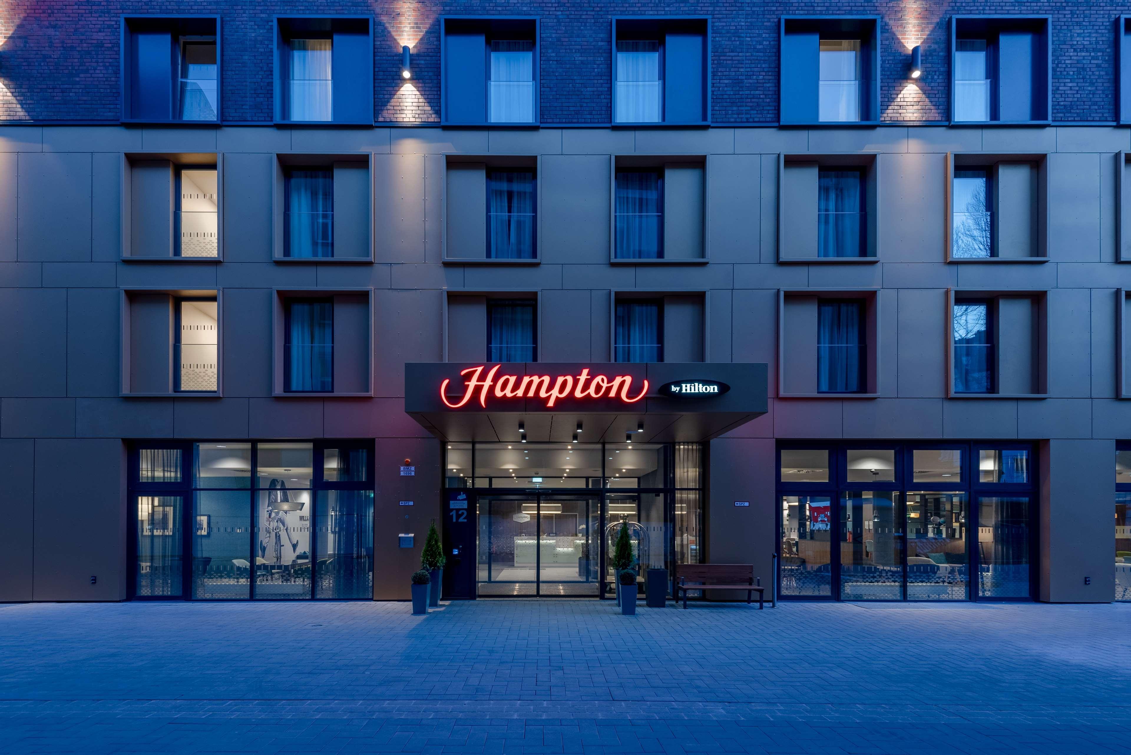 Hampton By Hilton Duesseldorf City Centre Екстериор снимка