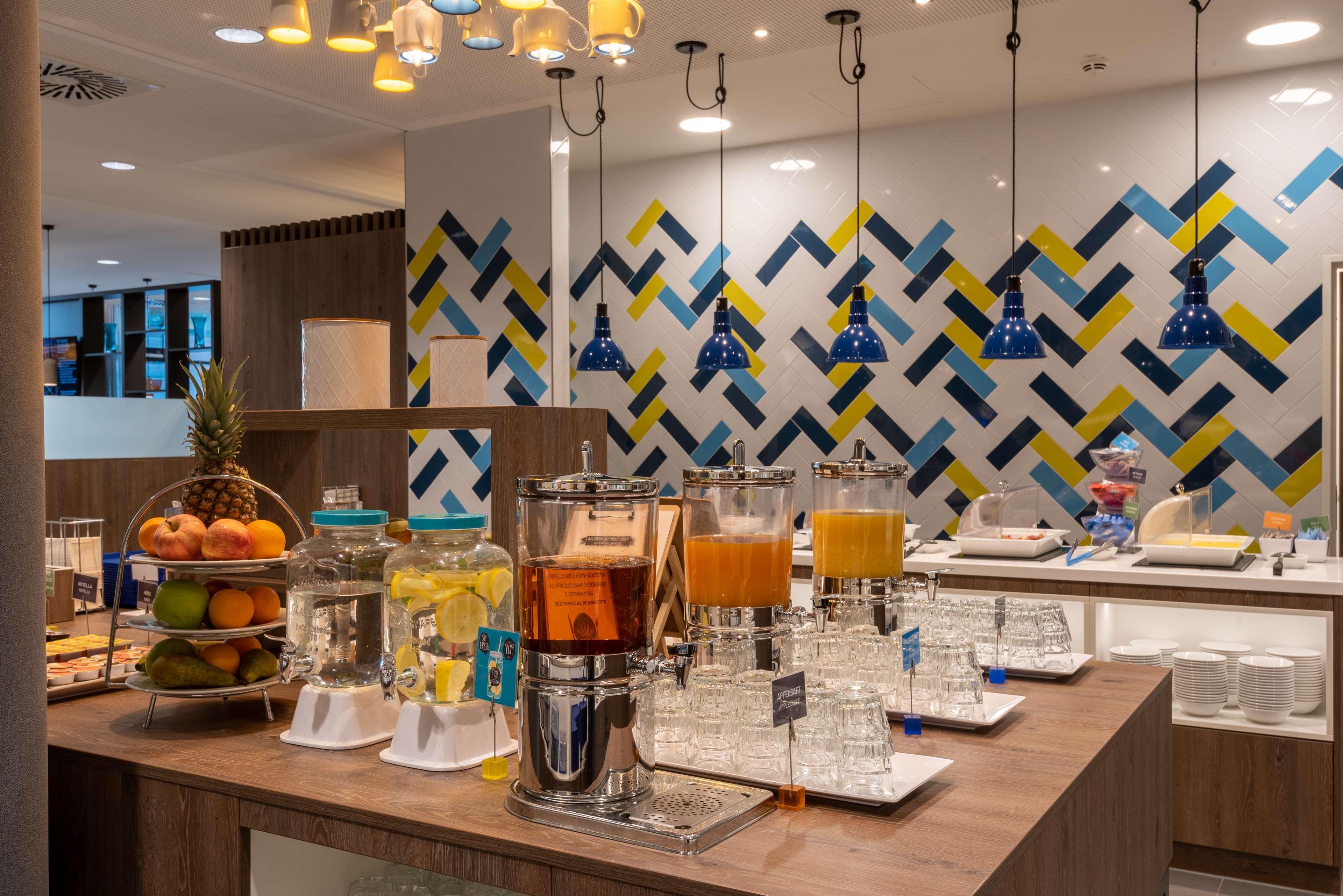Hampton By Hilton Duesseldorf City Centre Екстериор снимка