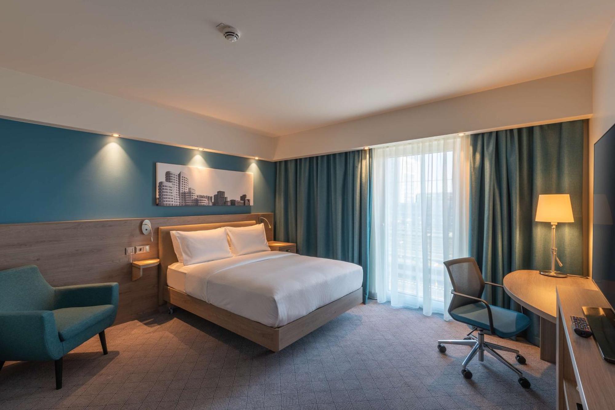Hampton By Hilton Duesseldorf City Centre Екстериор снимка