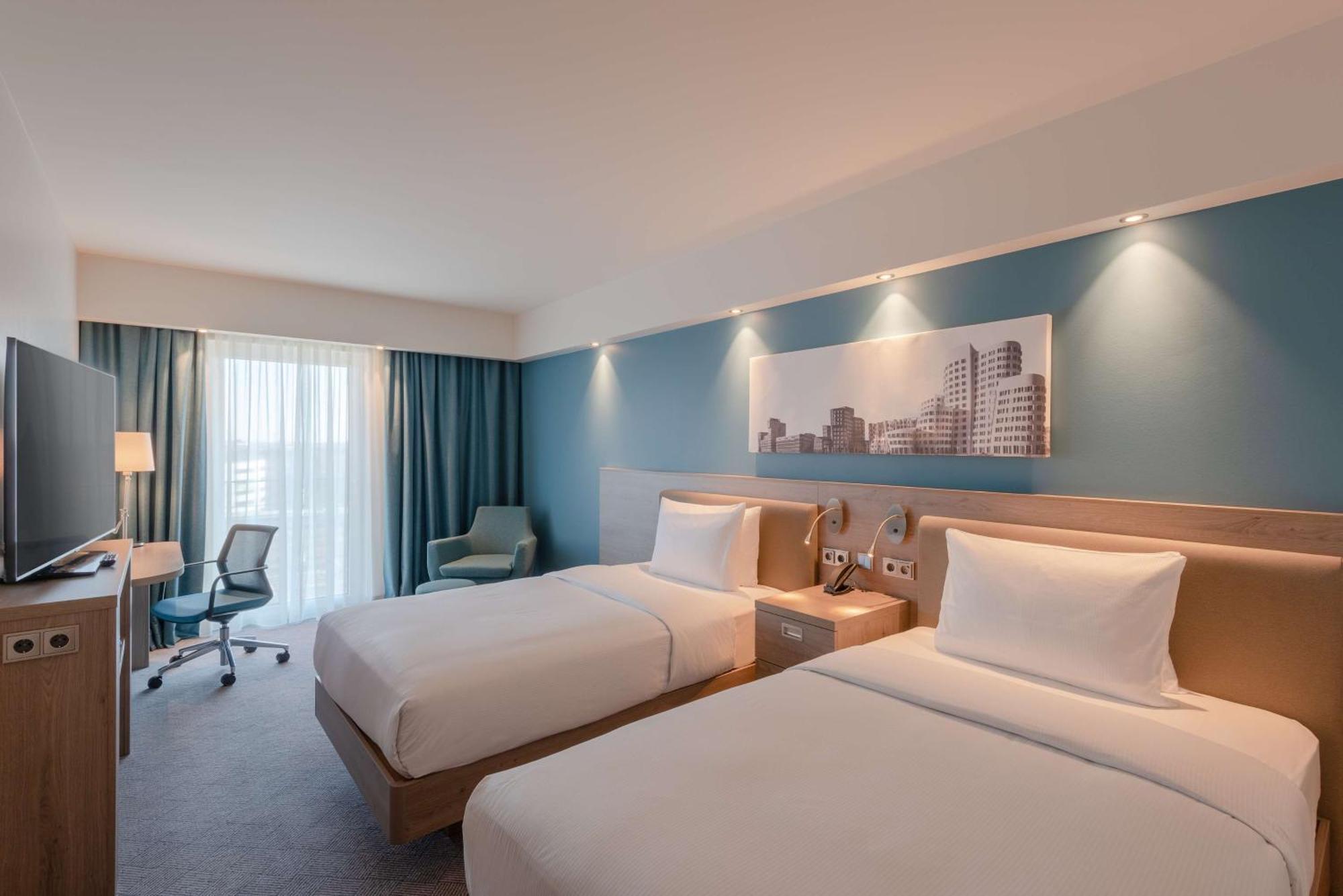 Hampton By Hilton Duesseldorf City Centre Екстериор снимка