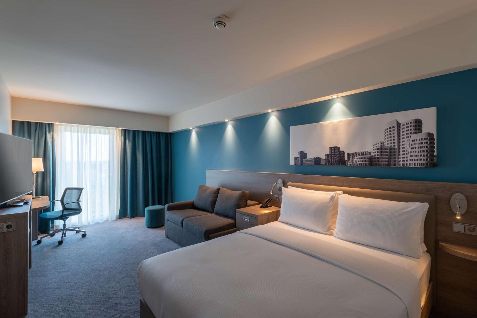 Hampton By Hilton Duesseldorf City Centre Екстериор снимка