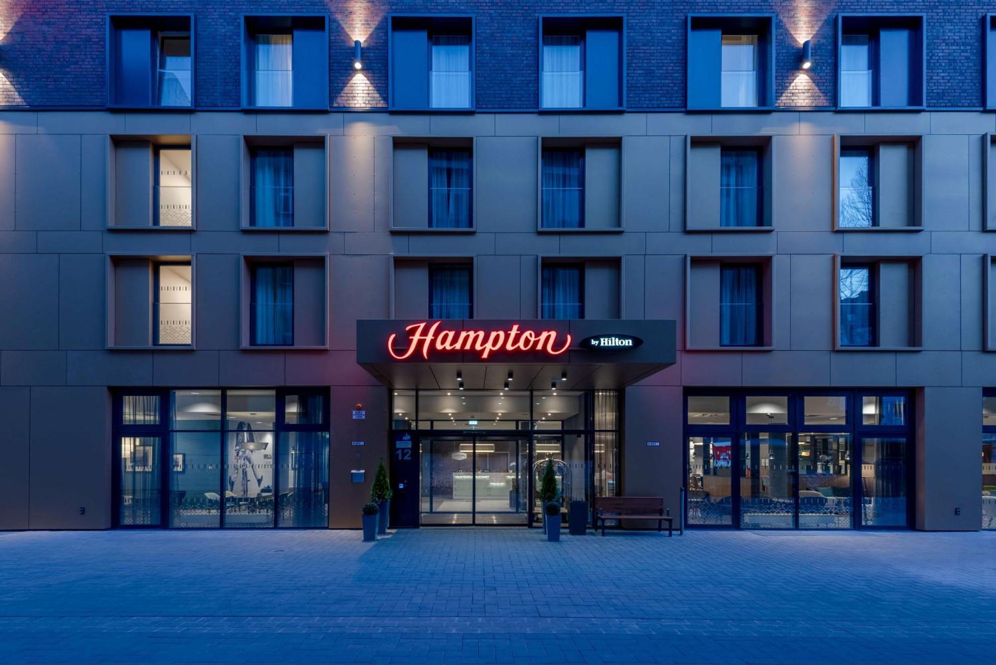 Hampton By Hilton Dusseldorf City Centre Екстериор снимка