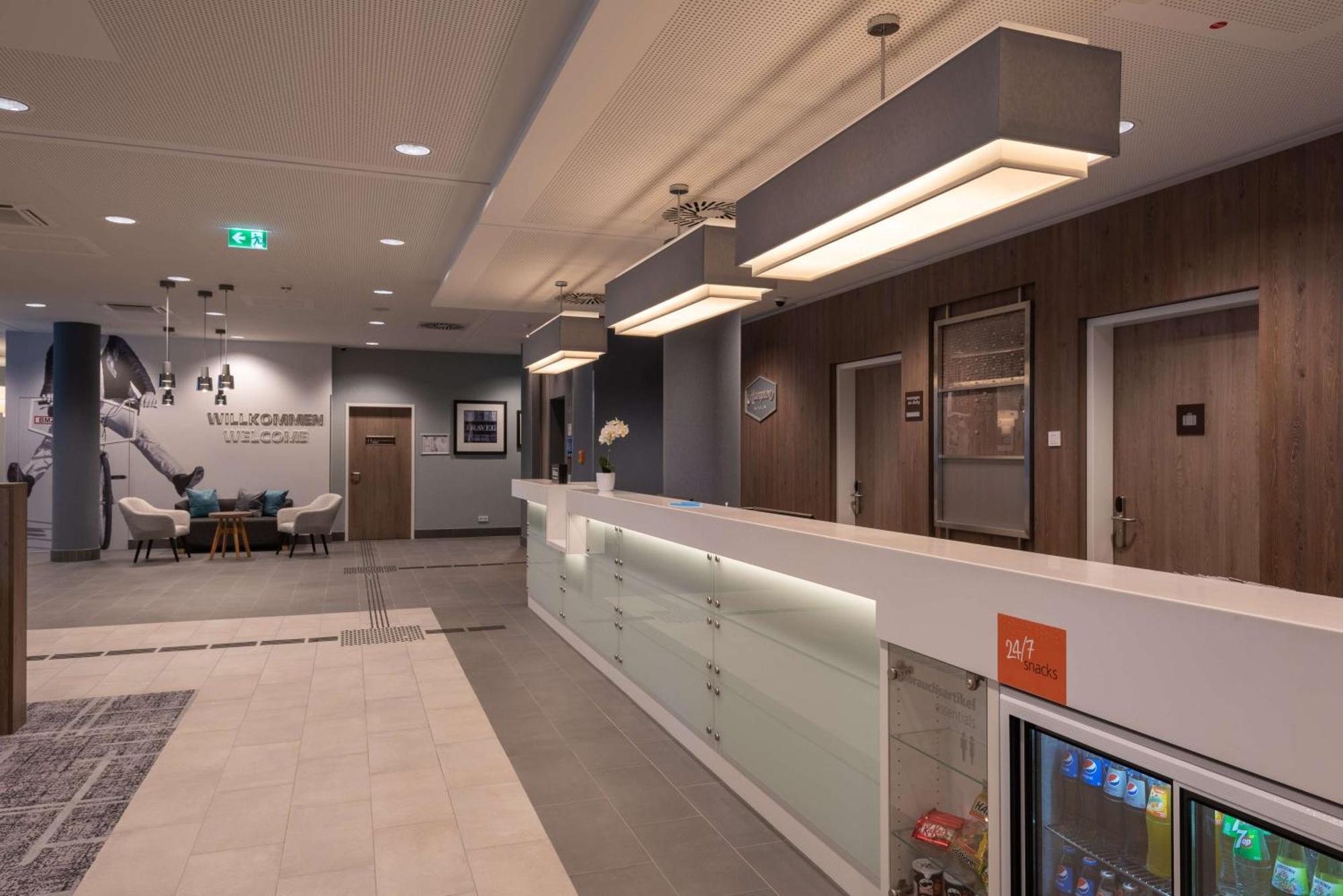 Hampton By Hilton Duesseldorf City Centre Екстериор снимка